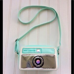 Camera ‘Say Cheese ‘ Fun Vegan Crossbody Bag📸